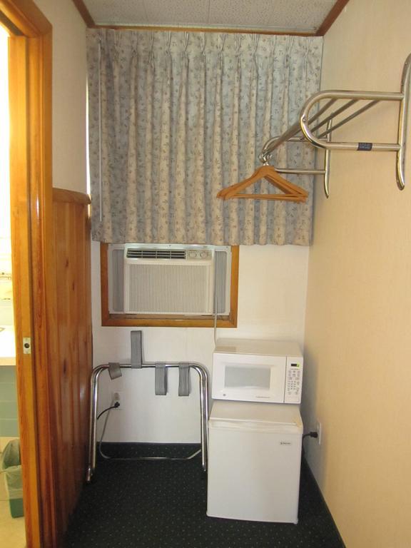 Wakita Court Motel Queensbury Chambre photo