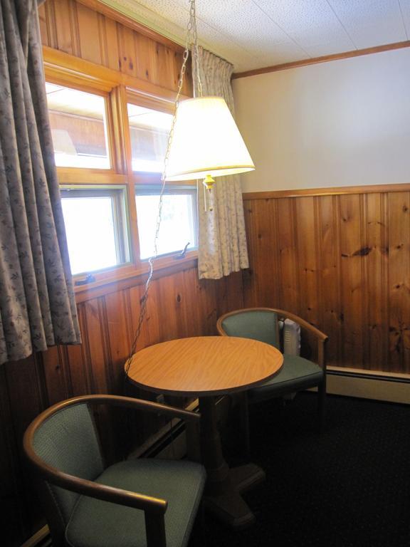 Wakita Court Motel Queensbury Chambre photo